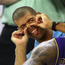 遮眼防守在NBA被禁了吗?真相与争议全解析 遮眼防守在NBA被禁了吗?真相与争议全解析