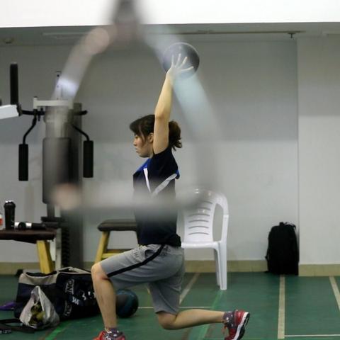 水下蛟龙，记中国游泳第一个世界冠军