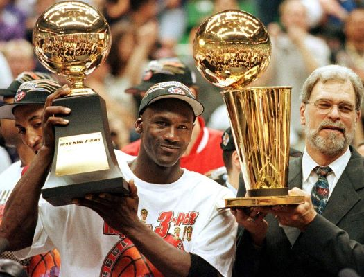 最强NBA MVP奖杯,荣誉之巅的迈克尔·乔丹杯 最强NBA MVP奖杯,荣誉之巅的迈克尔·乔丹杯