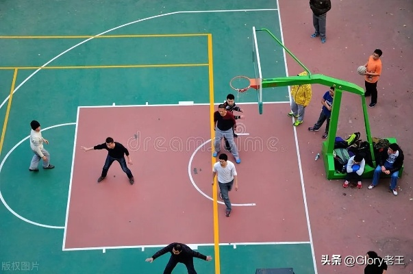 篮球场上，为何是五个人？探秘全场篮球的人数密码