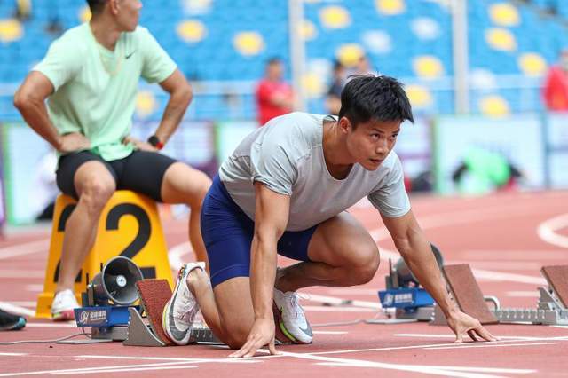 百米飞人的巅峰对决，历届奥运会男子百米冠军的传奇之路